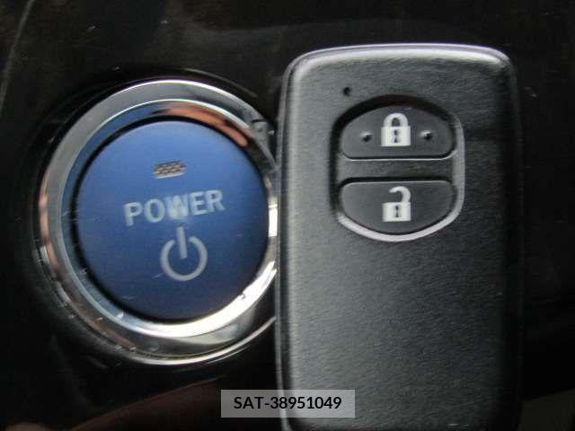 Toyota PRIUS 2012-11 211198-13