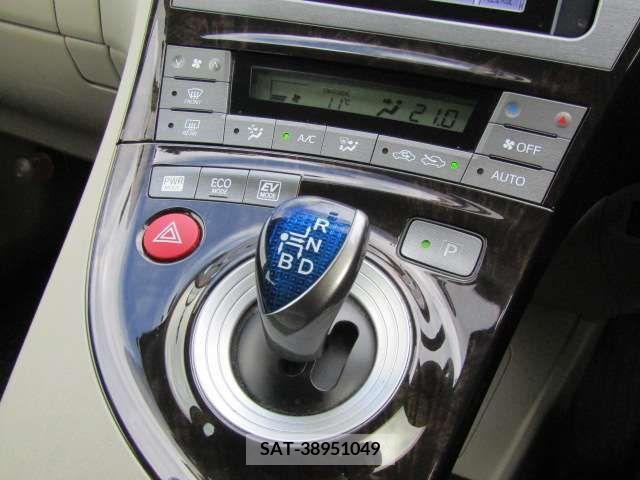 Toyota PRIUS 2012-11 211198-14