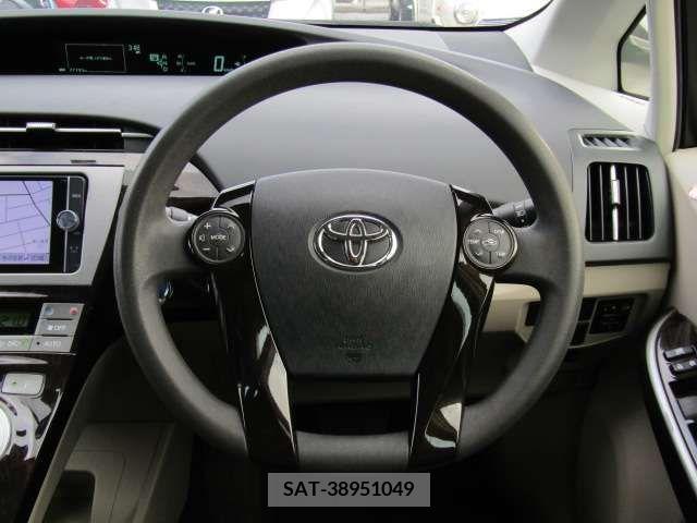 Toyota PRIUS 2012-11 211198-15