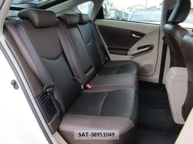 Toyota PRIUS 2012-11 211198-18