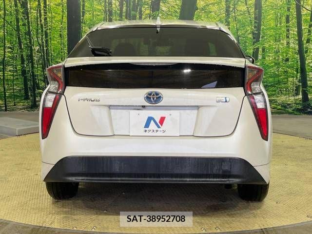 Toyota PRIUS 2016-01 219941-15