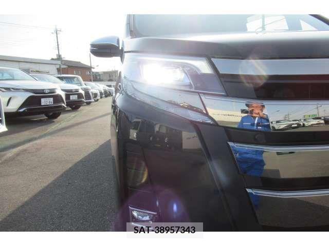 Toyota NOAH 2021-05 214069-14