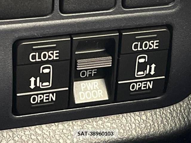 Toyota VOXY 2015-10 321454-3
