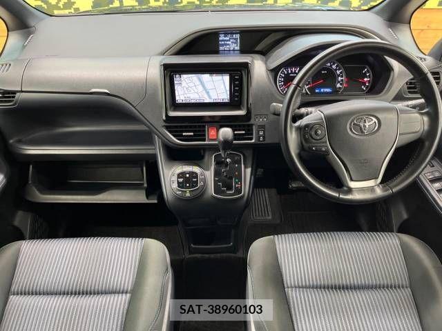 Toyota VOXY 2015-10 321454-1