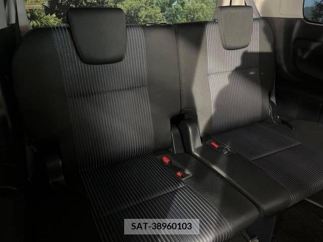 Toyota VOXY 2015-10 321454-9