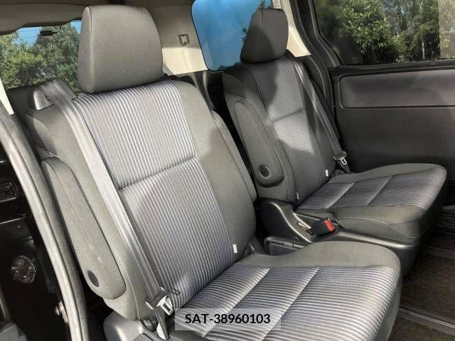 Toyota VOXY 2015-10 321454-8