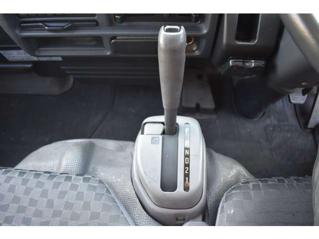 Isuzu ELF TRUCK 2005-01 8773-10