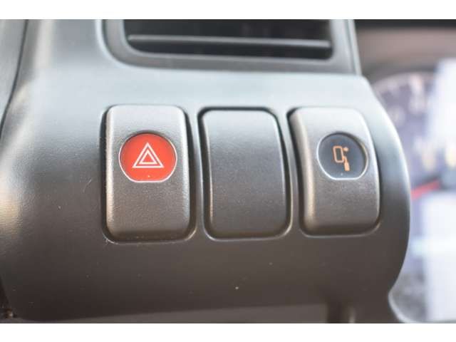 Isuzu ELF TRUCK 2005-01 8773-12