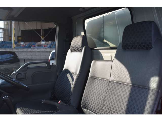 Isuzu ELF TRUCK 2005-01 8773-9