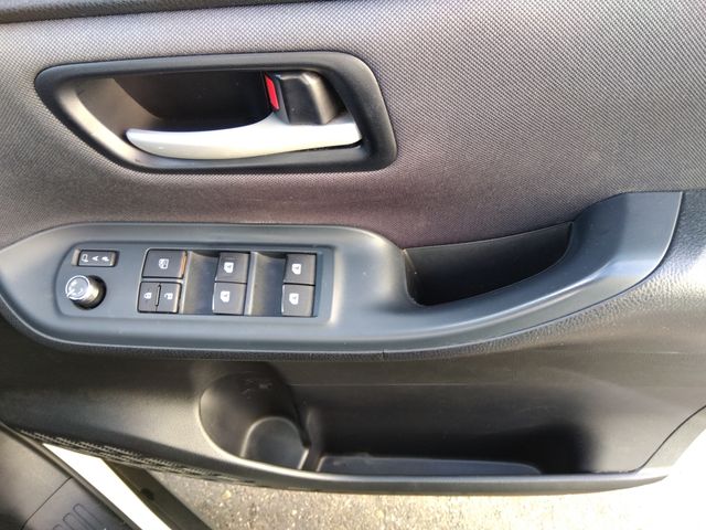 Toyota VOXY 2014-04 20766-18