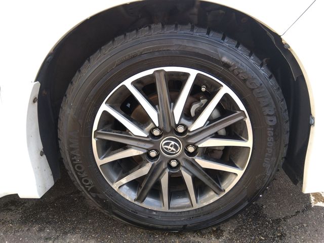 Toyota VOXY 2014-04 20766-7