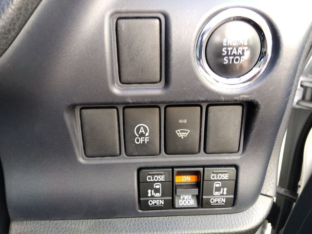 Toyota VOXY 2014-04 20766-12