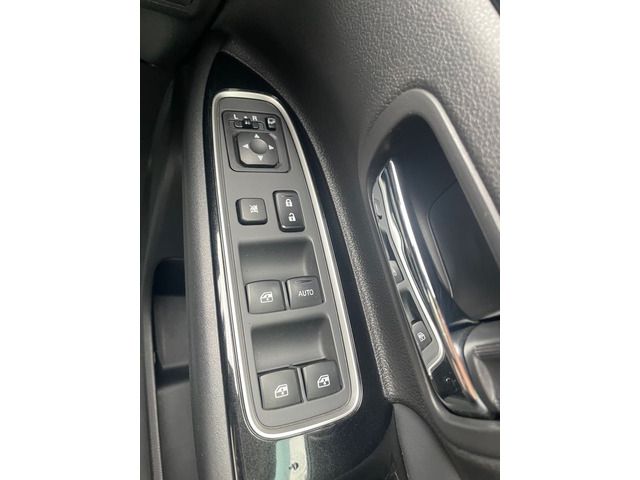 Mitsubishi OUTLANDER PHEV 2017-11 3509-16