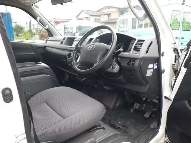 Toyota HIACE WAGON 2011-03 985-2