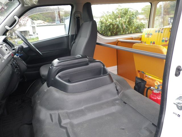 Toyota HIACE WAGON 2011-03 985-4