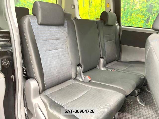 Toyota VOXY 2008-11 254569-9