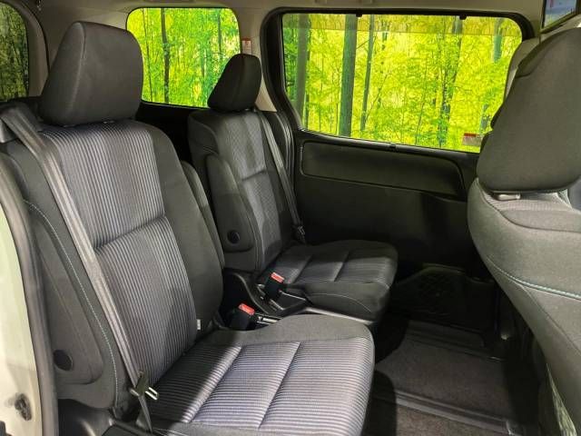 Toyota VOXY 2017-02 17934-9