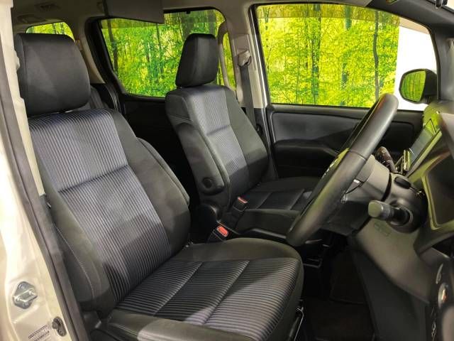 Toyota VOXY 2017-02 17934-8