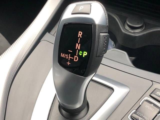 Bmw 1 SERIES 2017-10 28064-10