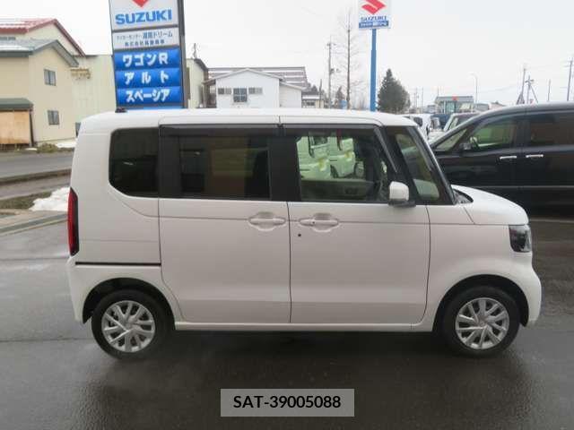 Honda N BOX 2023-10 240812-2