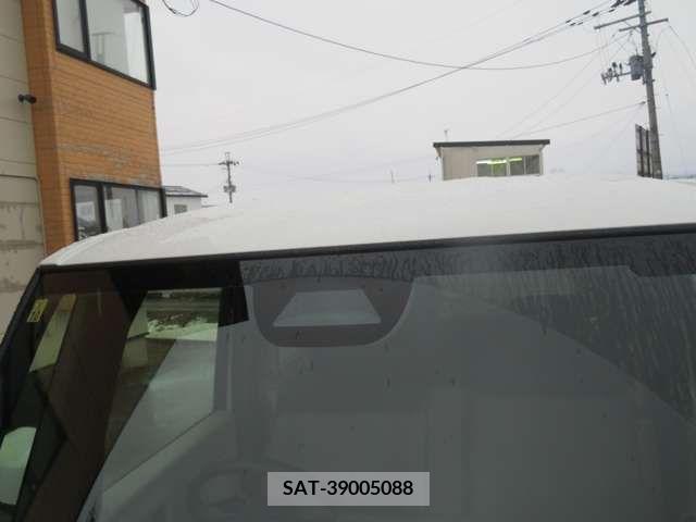 Honda N BOX 2023-10 240812-4