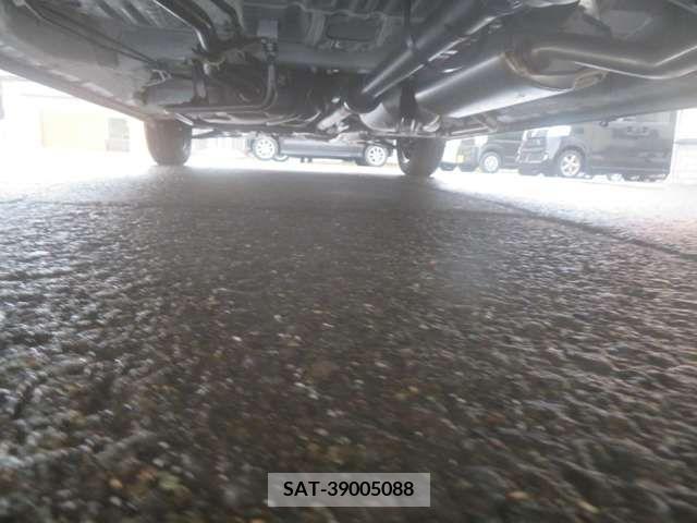 Honda N BOX 2023-10 240812-19