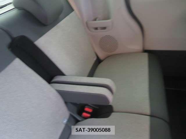 Honda N BOX 2023-10 240812-14