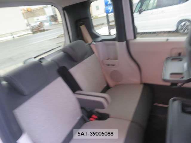 Honda N BOX 2023-10 240812-13