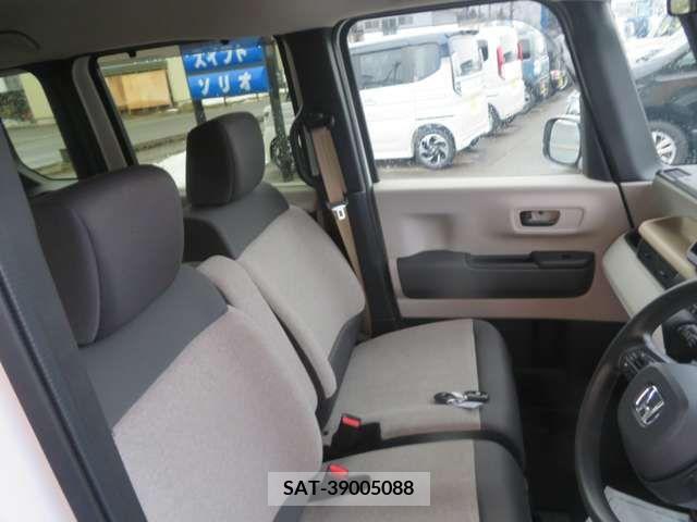 Honda N BOX 2023-10 240812-11