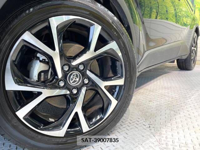 Toyota C-HR 2018-09 294916-13