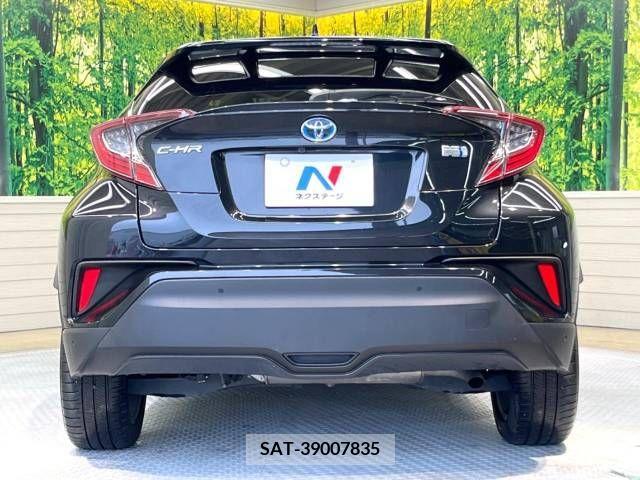 Toyota C-HR 2018-09 294916-15