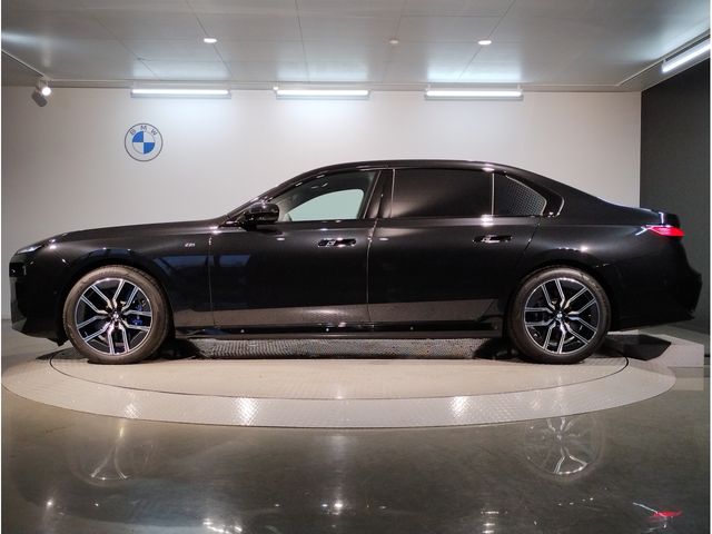 Bmw 7 SERIES 2023-06 21770-1