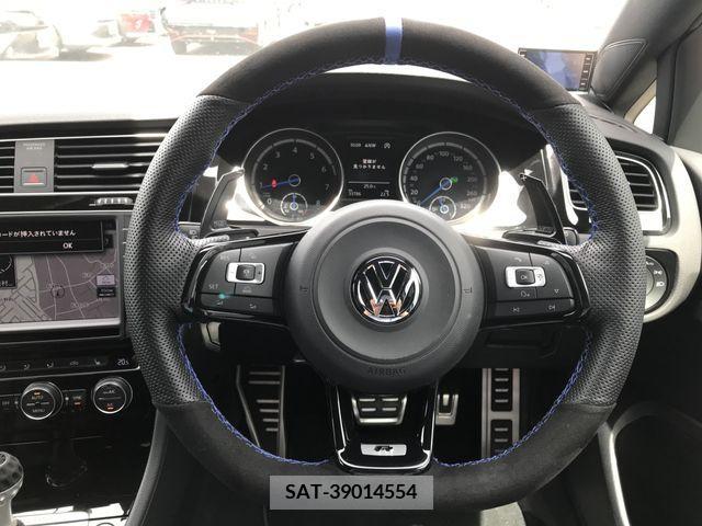 VolksWagen GOLF R 2016-06 320268-18