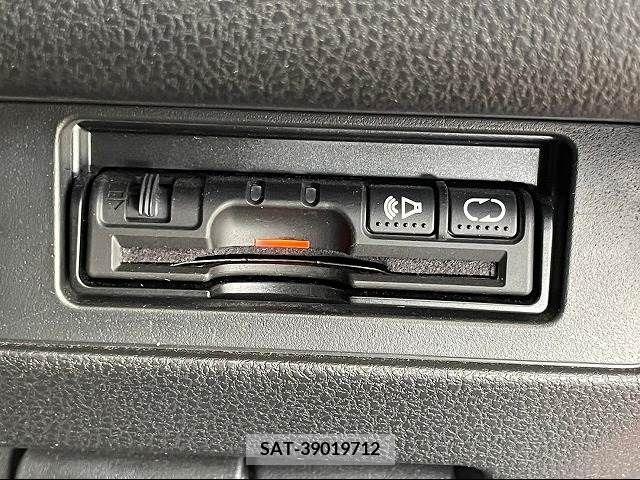 Nissan JUKE 2015-01 204648-7