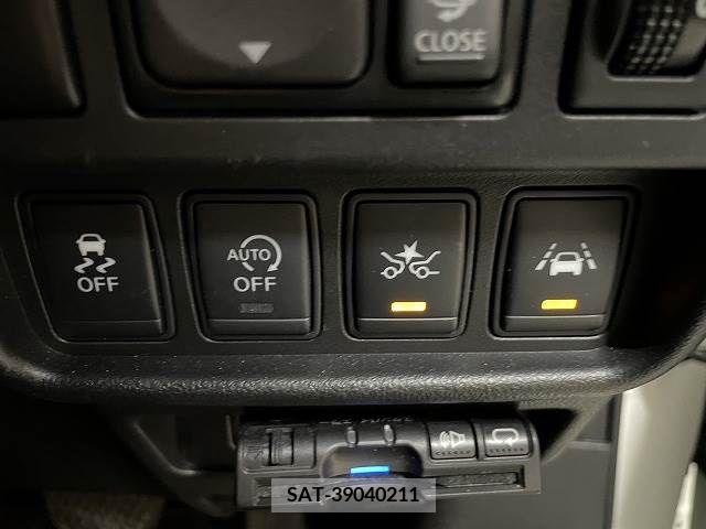 Nissan JUKE 2016-05 320508-5