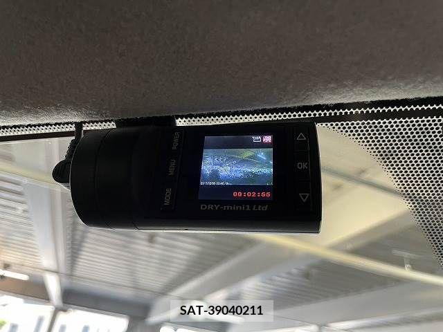 Nissan JUKE 2016-05 320508-11