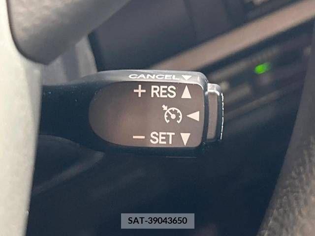 Toyota NOAH 2017-07 279457-5