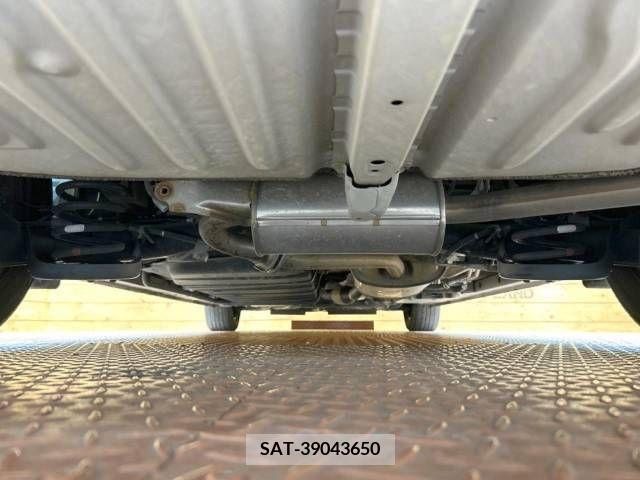 Toyota NOAH 2017-07 279457-19