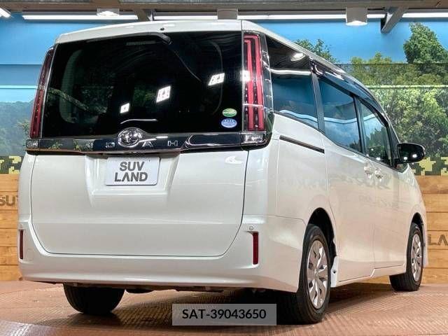 Toyota NOAH 2017-07 279457-17