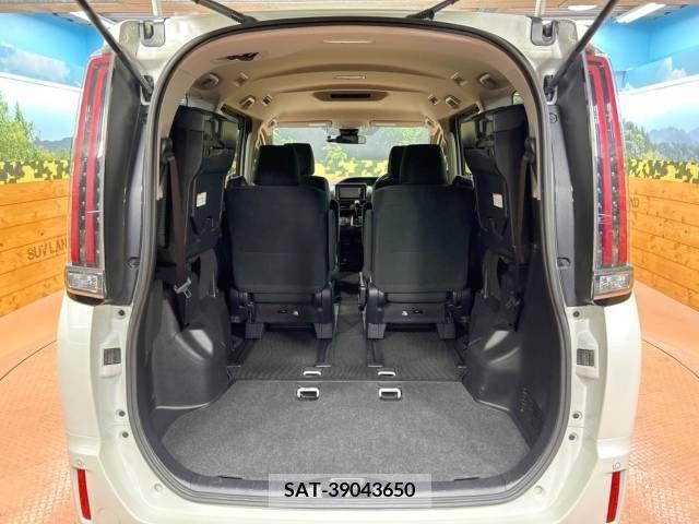 Toyota NOAH 2017-07 279457-11