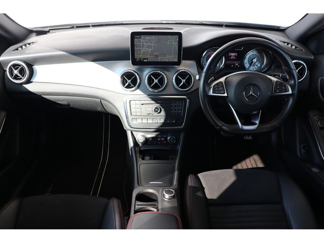 Mercedes Benz GLA-CLASS 2015-12 14865-11