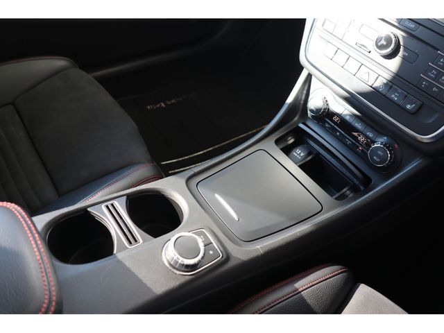 Mercedes Benz GLA-CLASS 2015-12 14865-17