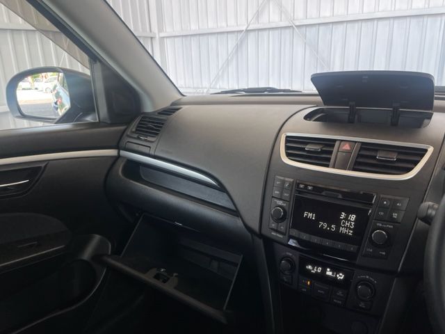 Suzuki SWIFT 2013-02 4411-17