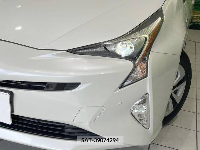 Toyota PRIUS 2016-04 281752-12