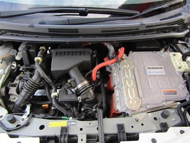 Nissan NOTE 2018-10 196229-29