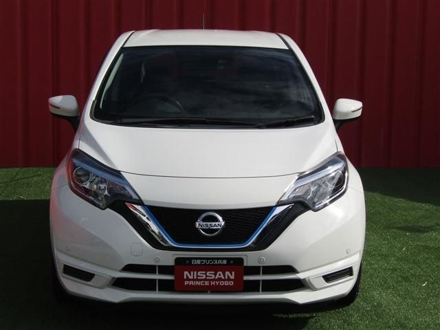 Nissan NOTE 2018-10 196229-17