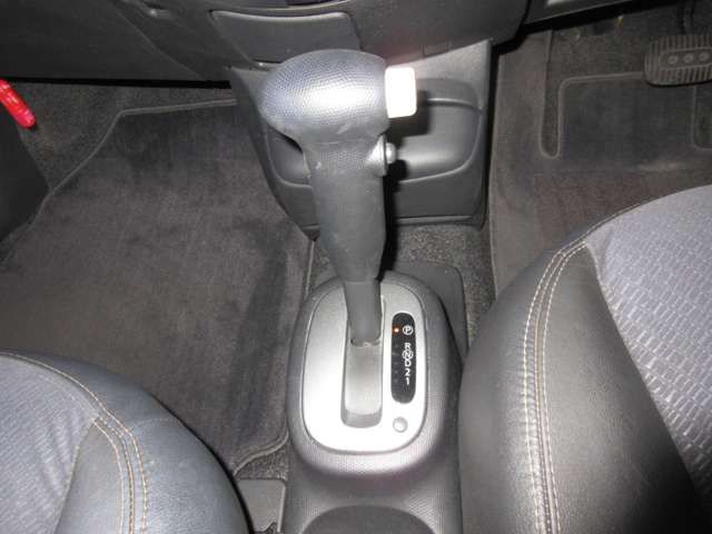 Nissan MICRA C+C 2009-08 183170-17