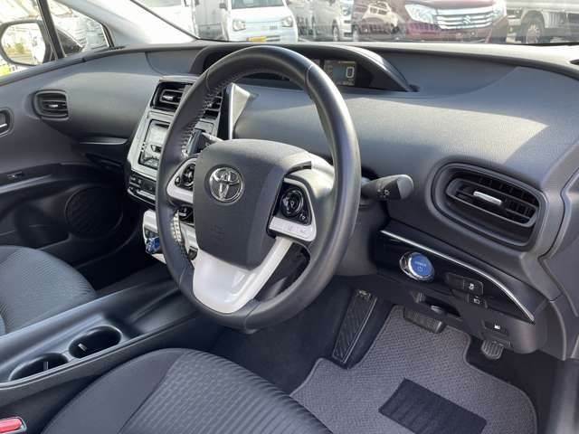 Toyota PRIUS 2017-01 20679-9