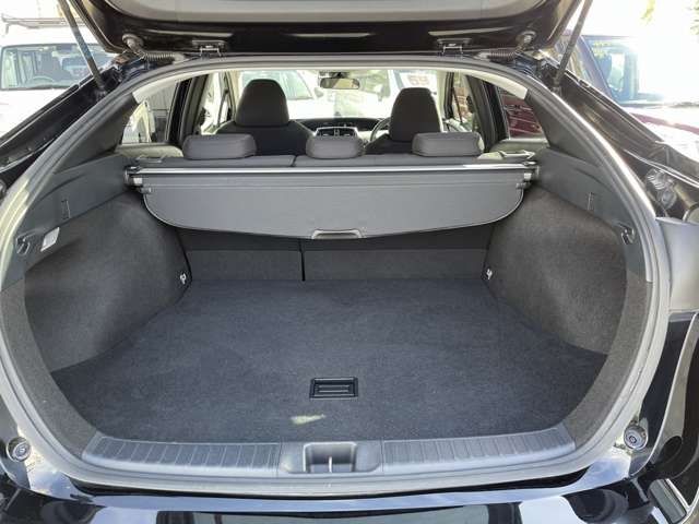 Toyota PRIUS 2017-01 20679-22