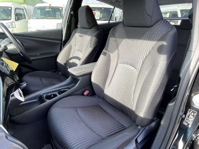 Toyota PRIUS 2017-01 20679-18